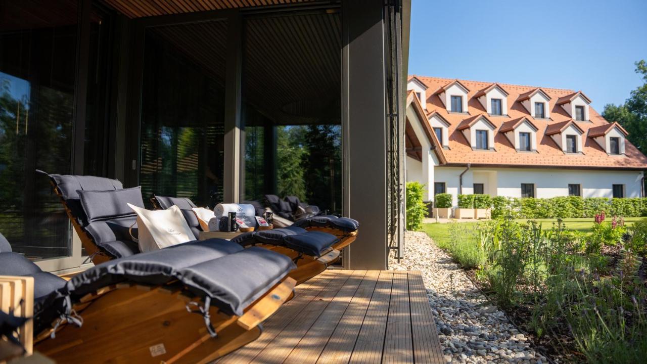 Hotel Hranicni Zamecek Hlohovec Exterior foto