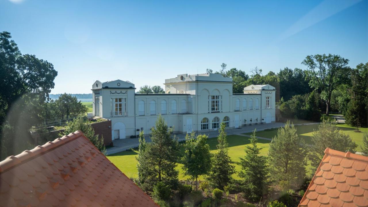 Hotel Hranicni Zamecek Hlohovec Exterior foto